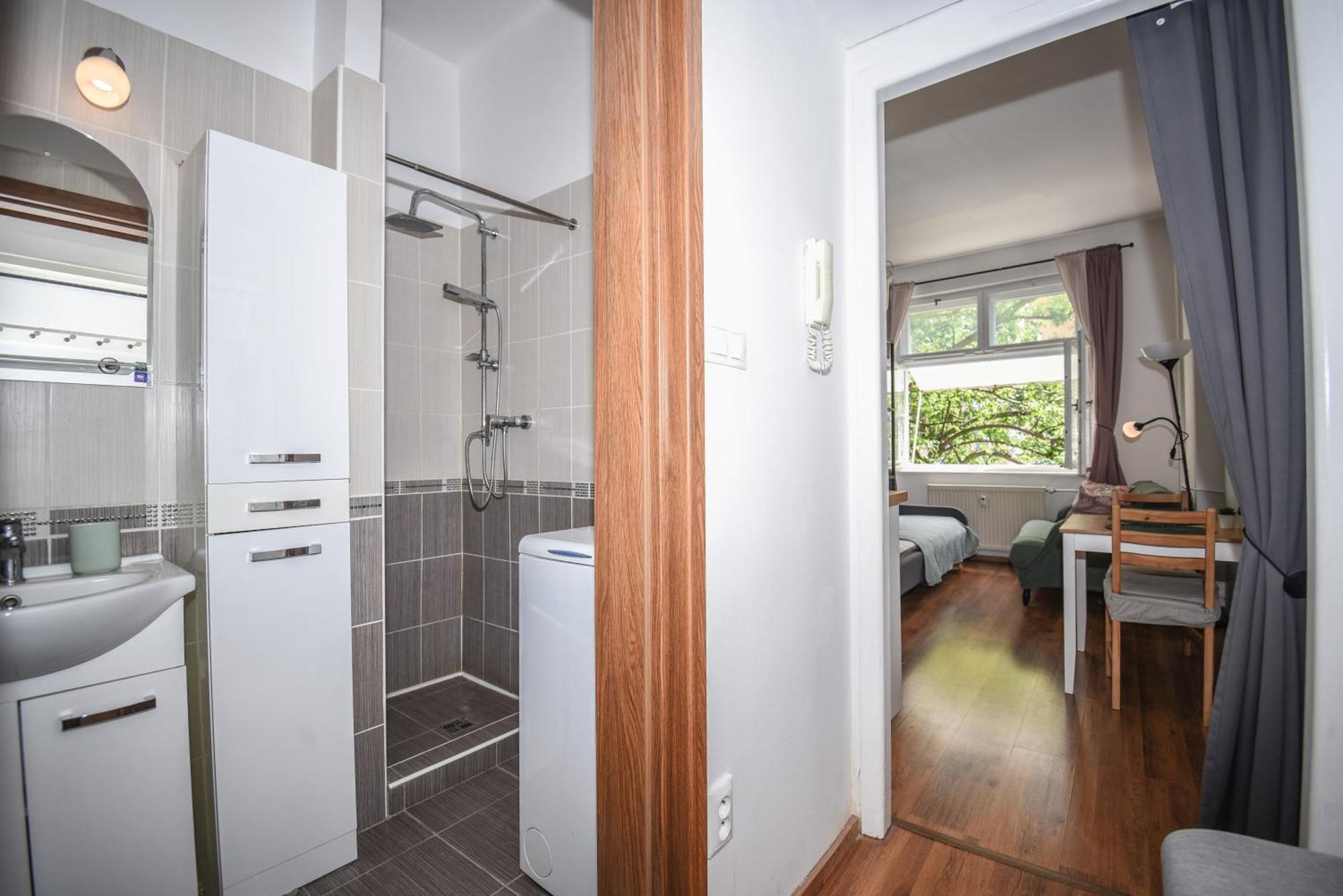 Central Urban Studio - Style Meets Comfort Bratislava Exterior photo